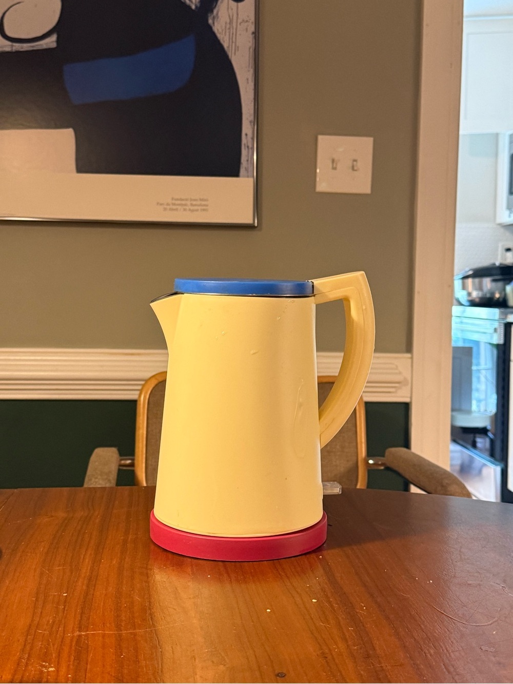 HAY Cream and Pink Electric Kettle Function but the lid is broken down